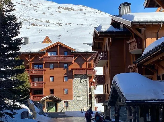 Le Chamois Des Alpages De Reberty Ski Au Pied